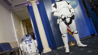 Obama Still Hasn't Seen <i>The Force Awakens</i>, Can We Really Trust This Man to Run Our Country?